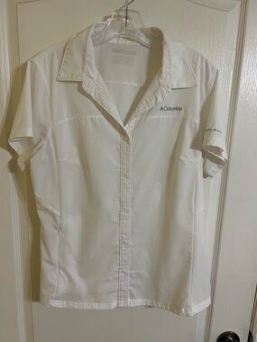 Columbia Women's White Short Sleeve Button Shirt Large